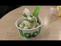 Frozen yoghurt with pistachio sauce - llaollao