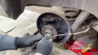 VW T4 Transporter (1993) Brake Shoes and Cable Replacement.