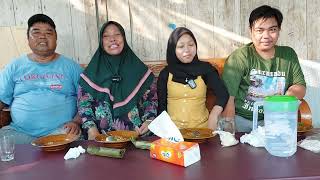 Download Mp3 Kebetulan Mantu Emak Datang Makan Bakso Bersama