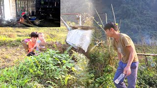 The boy who was selling sticky rice on his way home met the father of the drunk girl.