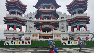 TRAVELING IN TAIWAN 🇹🇼 // WALKING TO THE TOP OF KEELUNG!