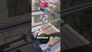 Este herrero se la rifa 💯💯 #obras #fyp #herrero #herrería #shorts