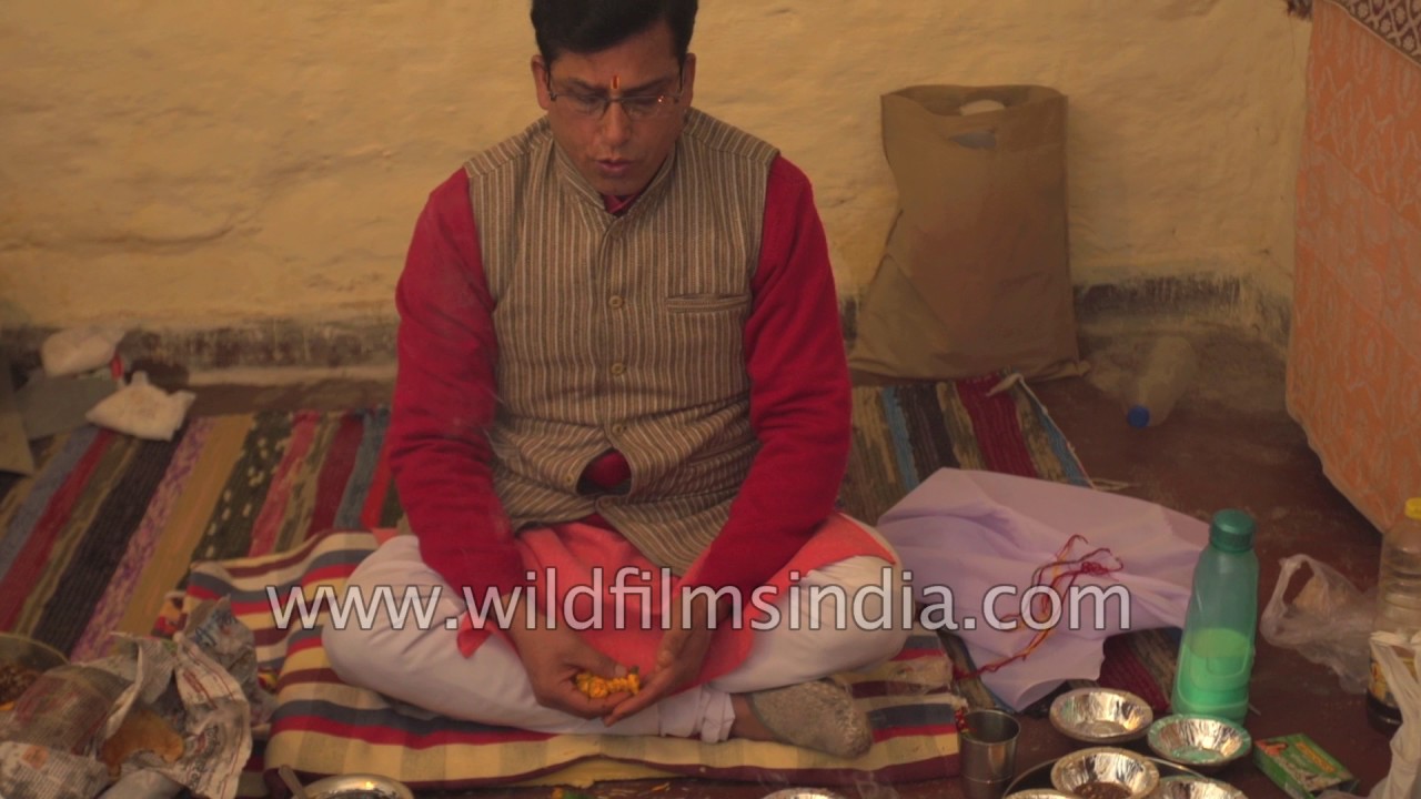 After Death Rituals: A Hindu Family Performs 'Prithvi Puja' - YouTube