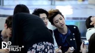 [Fancam] 120525 D.O. Chanyeol Baekhyun @ EXO Fansign