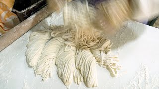 Sells more than 1,000 bowls a day┃Korean Handmade Kalguksu(Noodles)┃Korean Street Food