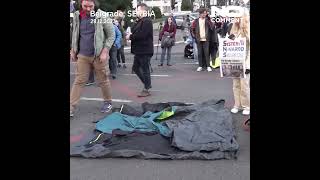 Students block key roads in Belgrade as protests continue #shorts