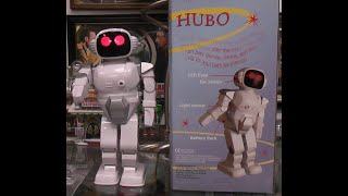 Robot HUBO. Interactive robot by Excaliber Electronics INC. 2001. How do you work this bot ?