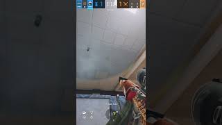 Using Tubarao From Below! #r6 #r6s #shorts #gaming #icy #tubarao