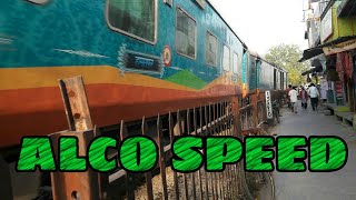 {IRI} Offlink JHS WDM3A + JHS WDM3D 19670 PPTA UDZ Hamsafar express departure from Fatehgarh {IR}😓