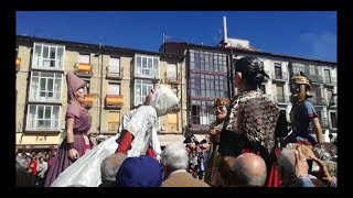 ¡Vaya hombre! Un gigante cae al suelo en el estreno de la comparsa de Soria