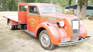 1937 Diamond T 304D Flatbed Truck at the New Zealand Vintage Machinery Club