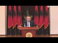 presidenti le konferencen dhe kthehet prape meta ngre tonet ndaj veliajt