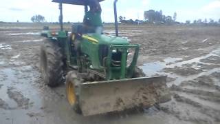 Tractor John Deere 5045D with 6dis 24\