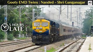 Aggressive Twin GOOTY EMD with Hazur Sahib Nanded - Shri Ganganagar Express rushes towards JODHPUR