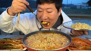 라면 5개가 순식간에 사라지는 삼양라면 5봉 \u0026 계란3개 (Samyang instant spicy noodles) 요리\u0026먹방!! - Mukbang eating show