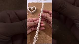 100均材料OK！マクラメハートの作り方。クリスマスツリーのオーナメントにも How to make macrame heart #shorts #macrame