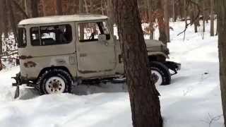 Toyota FJ40 deep snow