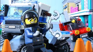 LEGO Prisoner Transport Breakout Attack! | STOP MOTION LEGO | Billy Bricks