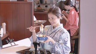 上戸彩が浴衣姿でうどんをすする！丸亀製麺CMメイキング