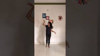 Sadaa neene dance ಇಬ್ಬನಿ ತಬ್ಬಿದ ಇಳೆಯಲಿ #dance #kannada #kannadashorts  #sadaaneene