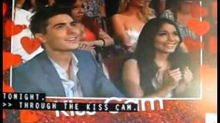 zanessa on the kiss cam- MTV MOVIE AWARDS 2010