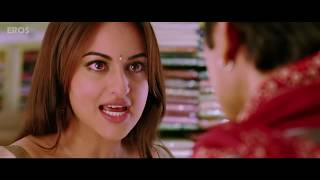Sonakshi Sinha caught undressing - Rajkumar