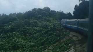 ベトナム　　鉄道の車窓風景　ハイヴァン峠付近　Haivan Pass