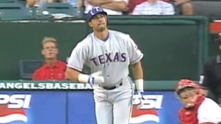 TEX@ANA: Juan Gonzalez hits home run No. 400