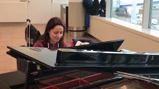 Airport piano