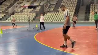 Engagement réengagement du demi centre en attaque I handball