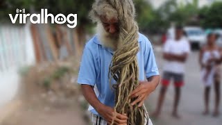Rastaman with 40-year-old dreadlocks || ViralHog