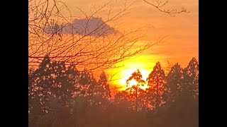 佐渡の夕日。佐渡、連日は晴れ☀️燃えるような夕焼け、きれい😍そろそろ春🌱ですね。