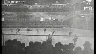 GERMANY: Ice Hockey in the Sportpalast rink in Berlin (1929)