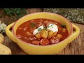 omas kartoffelgulasch mit würstchen erdäpfelgulasch mit frankfurtern potato stew with sausages