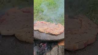 自然の中で石焼き肉を頂きました🍖