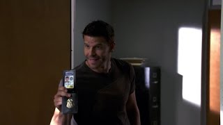 Bones 5x01 - Booth comes back to work after having a brain surgery