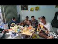 gấu lé . tiều guitar.lượm guitar . a e hội ngộ làm cái liên khúc tào lao