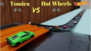 Hot Wheels vs Tomica fat track mega hill airborne Tournament race