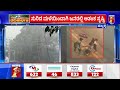 heavy rain in hubli ಬಿರುಗಾಳಿಗೆ ಸಿಲುಕಿ ವಿದ್ಯಾರ್ಥಿನಿಯರ ಪರದಾಟ newsfirst kannada