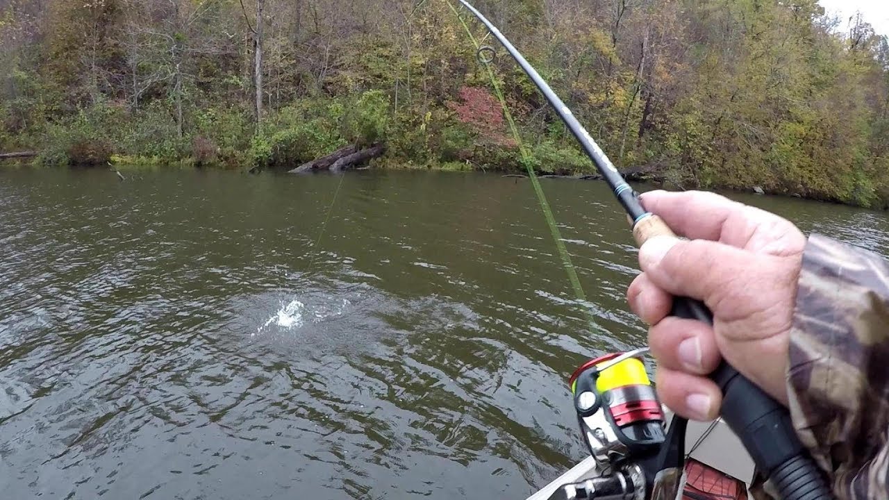 Crappie Fishing Technique - Casting To Locate Scattered Crappie - YouTube