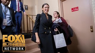 Should 2020 Democrats support the Green New Deal?