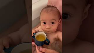 お風呂でコップ飲みの練習【生後9ヶ月と29日】#baby #shorts