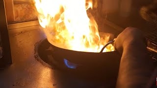 Amazing Fried Noodle Skills at Ruifeng Night Market in Taiwan. Taiwan Street Food