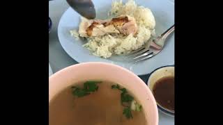 ข้าวมันไก่เกียรติโอชา ข้างอนุสาวรียล์สามกษัตริย์ เชียงใหม่