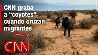 Así cruzan los "coyotes" a personas en la frontera: CNN graba operación de tráfico de inmigrantes