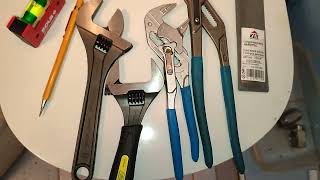 Pliers wrench gedore, adjustable wrench Irega install water heater.