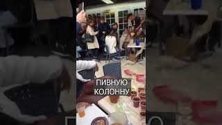 Парень уронил 100 бокалов с ПИВОМ