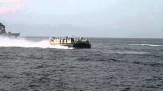 2012年10月11日 自衛隊観艦式 予行　LCAC　高速航行