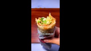 东北的#熏肉大饼  你吃过吗？#vlog美食记 @抖音小助手 @杜萨萨