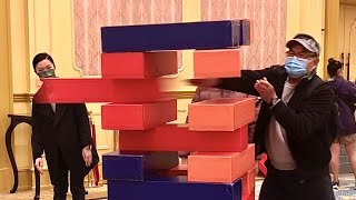 瘋狂「層層疊」 How could you play Giant Jenga like this? (My Dad is 75 years old!!!)